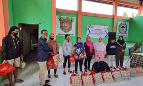 Pembagian Bantuan Sembako dan Alat Perlengkapan Sekolah Probebaya 2023